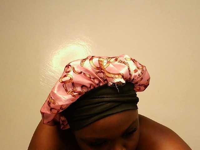 prettyness live cam on BongaCams
