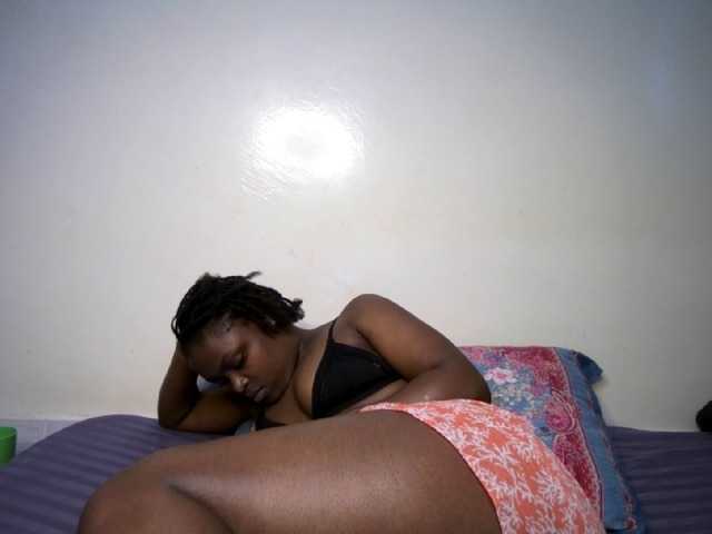 prettyness live cam on BongaCams