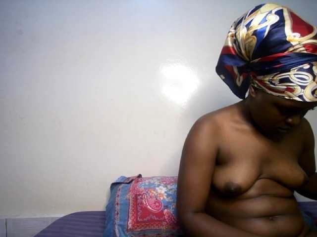 prettyness live cam on BongaCams