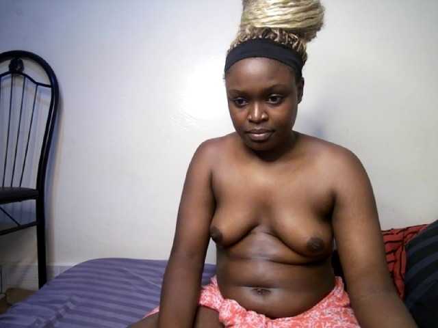 prettyness live cam on BongaCams