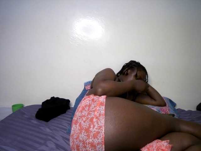 prettyness, live now on BongaCams