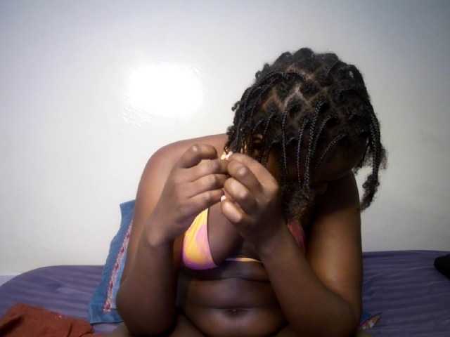 prettyness live cam on BongaCams