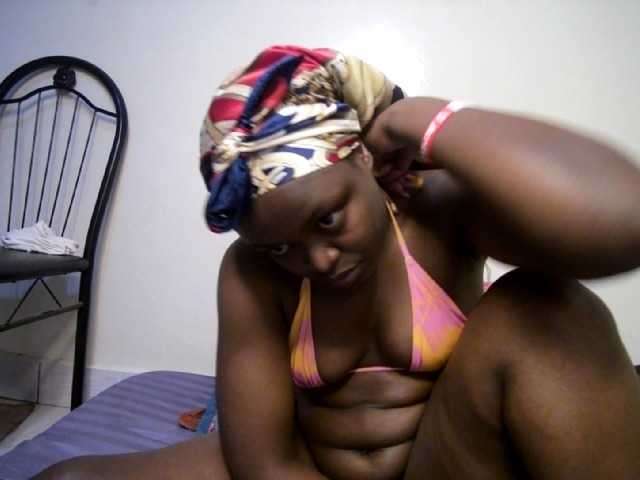 prettyness live cam on BongaCams