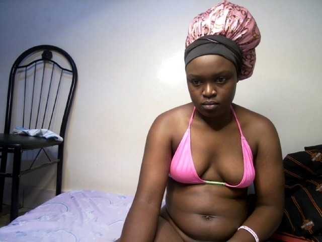 prettyness live cam on BongaCams