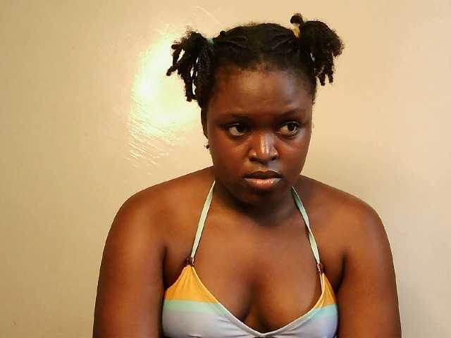 prettyness live cam on BongaCams