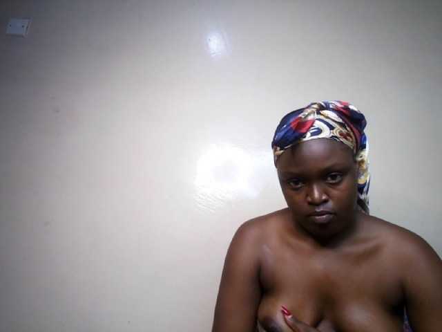 prettyness live cam on BongaCams