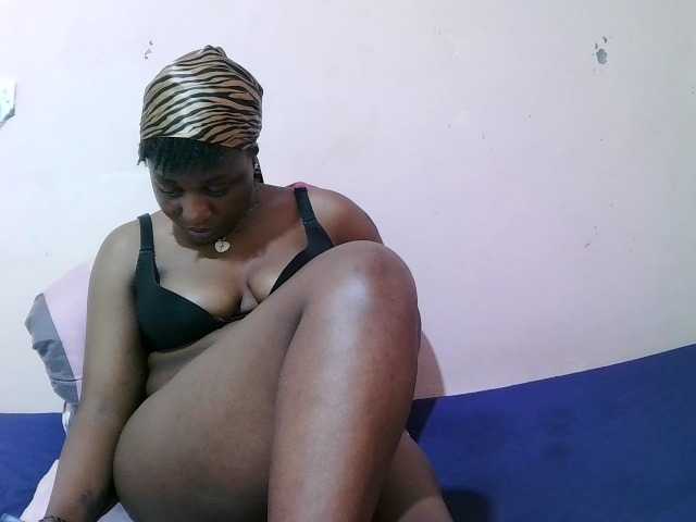 sexxy-freaky live cam on BongaCams