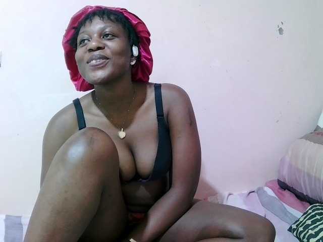 sexxy-freaky live cam on BongaCams