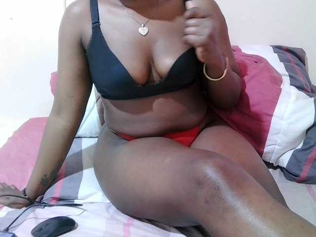 sexxy-freaky live cam on BongaCams