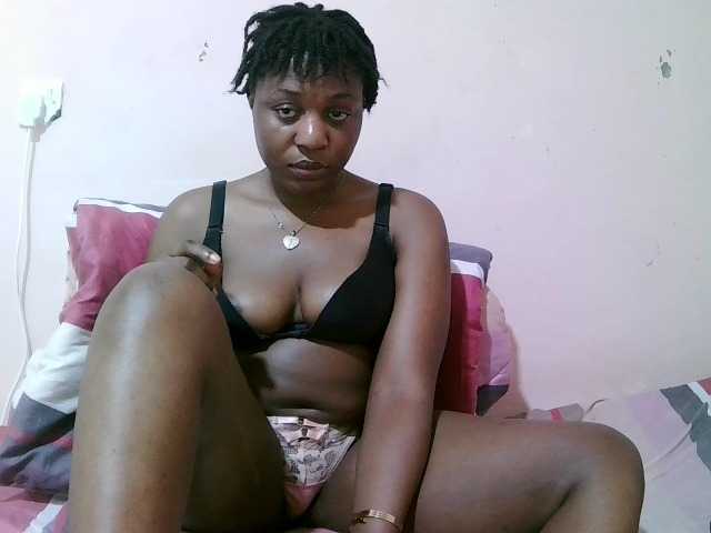 sexxy-freaky, en vivo ahora en BongaCams