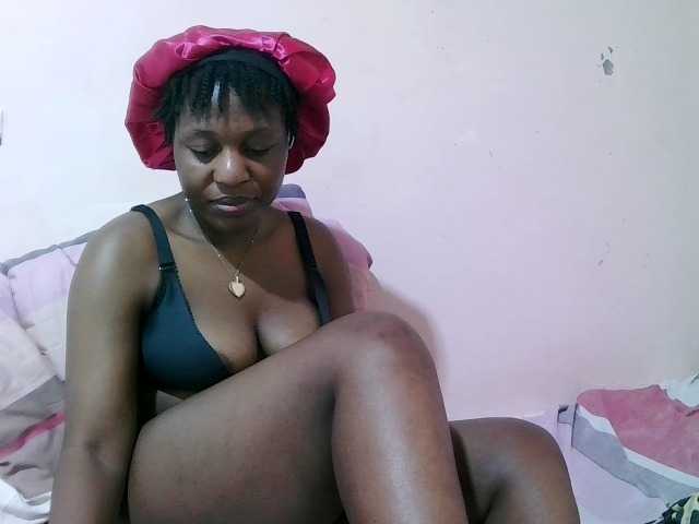 sexxy-freaky, en directo ahora en BongaCams