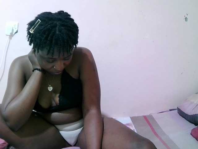 sexxy-freaky, en directo ahora en BongaCams