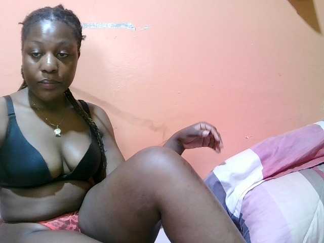 sexxy-freaky live cam on BongaCams