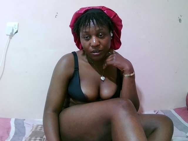 sexxy-freaky, en directo ahora en BongaCams