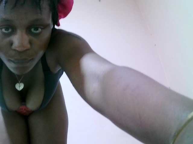 sexxy-freaky, en directo ahora en BongaCams