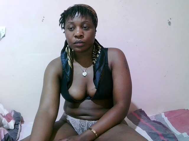 sexxy-freaky, en vivo ahora en BongaCams