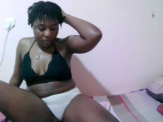 sexxy-freaky, en vivo ahora en BongaCams