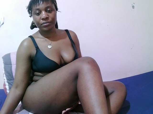 sexxy-freaky live cam on BongaCams