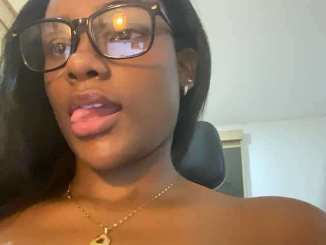 Lilavibesa live cam on BongaCams
