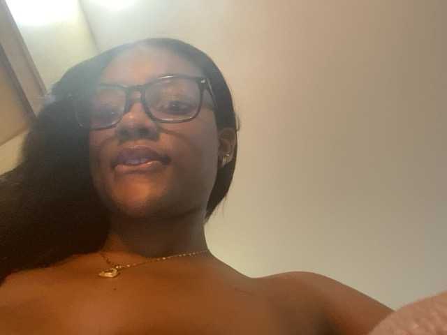 Lilavibesa live cam on BongaCams