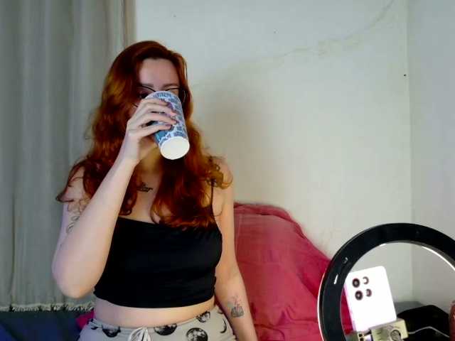 astridbourbon live cam preview