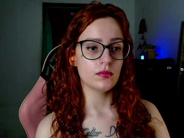 astridbourbon — live female cam