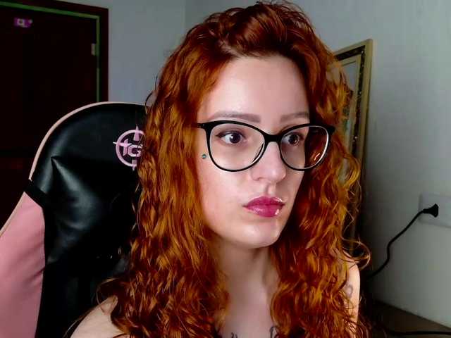 astridbourbon — live female cam