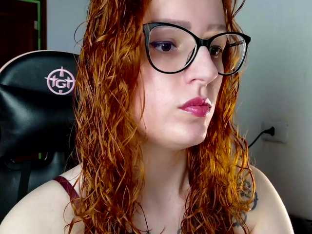 astridbourbon — live female cam