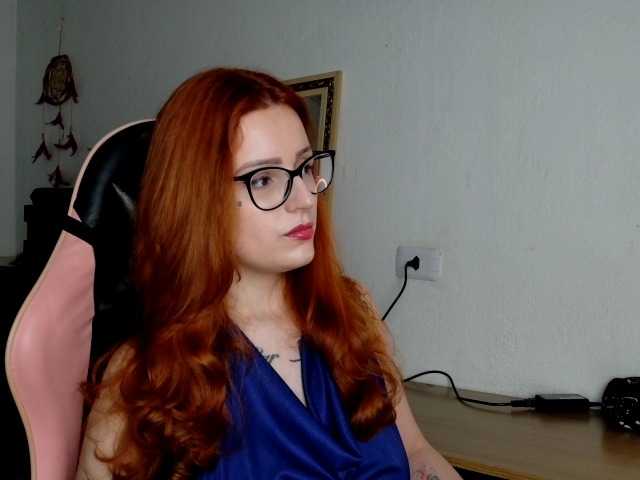 astridbourbon live cam on BongaCams