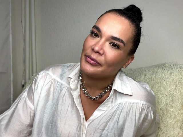 ElyTouch live cam on BongaCams