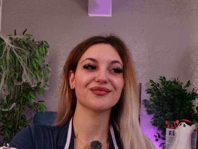 LorraineTease live cam on BongaCams