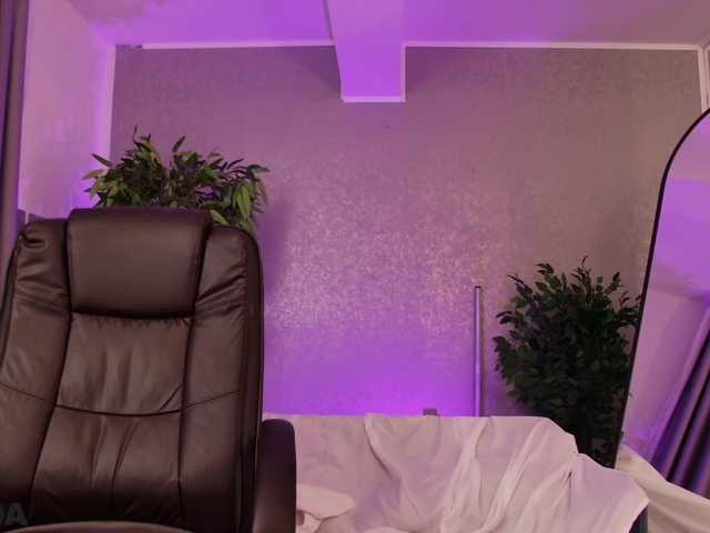 LorraineTease