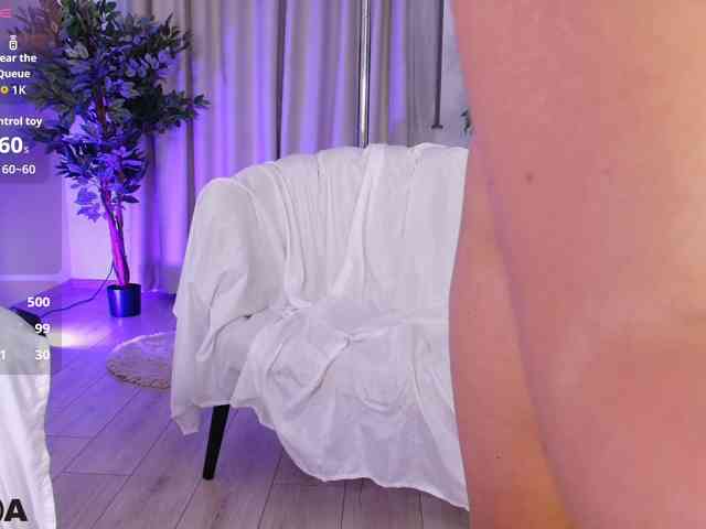 LorraineTease