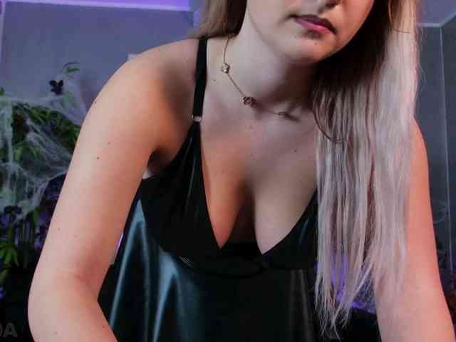 LorraineTease