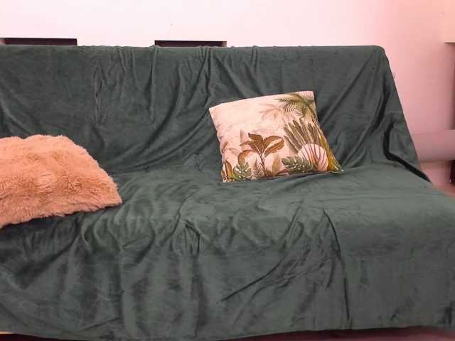 AlyssaElla live cam on BongaCams