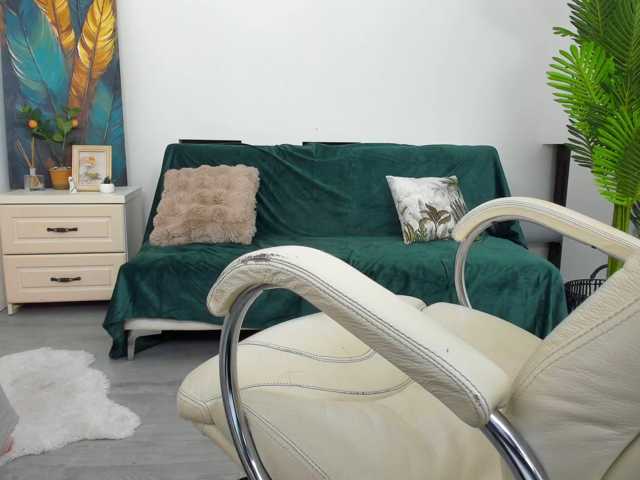 AlyssaElla live cam on BongaCams
