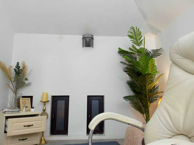 AlyssaElla live cam on BongaCams