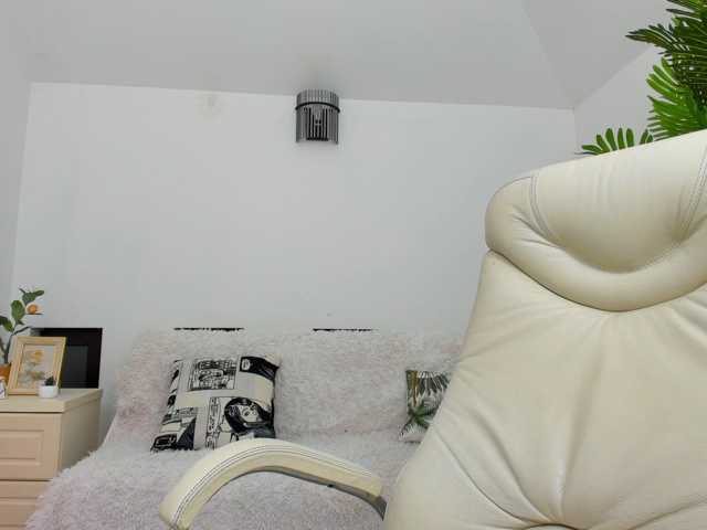 AlyssaElla live cam on BongaCams
