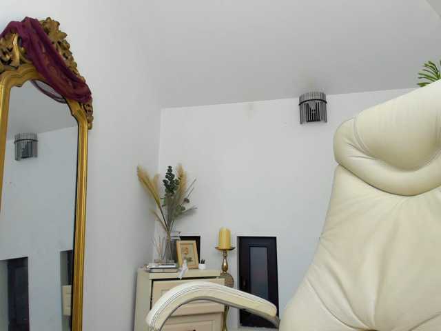 AlyssaElla live cam on BongaCams
