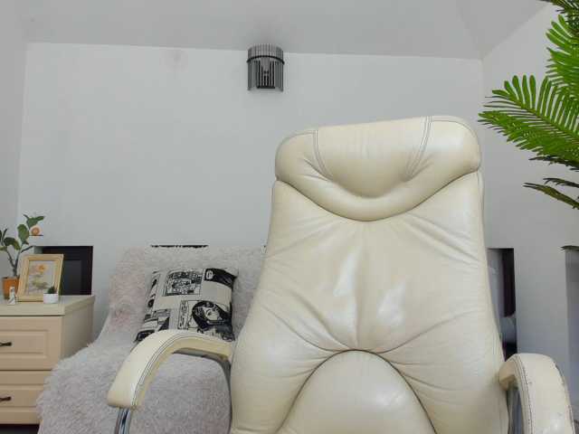 AlyssaElla live cam on BongaCams