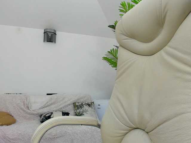 AlyssaElla live cam on BongaCams