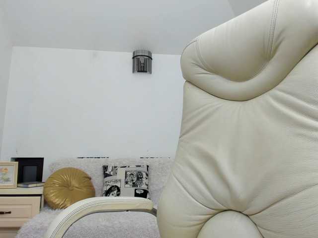 AlyssaElla live cam on BongaCams