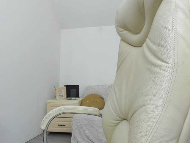 AlyssaElla live cam on BongaCams