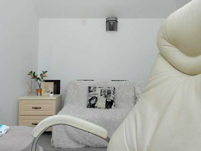 AlyssaElla live cam on BongaCams
