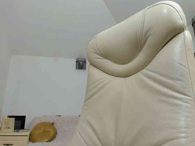 AlyssaElla webcam