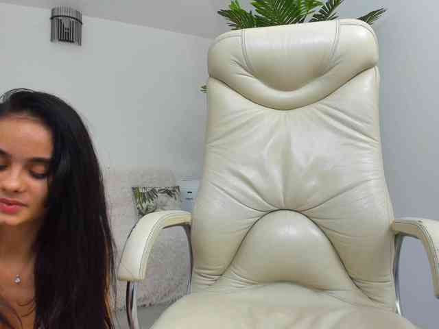 AlyssaElla webcam