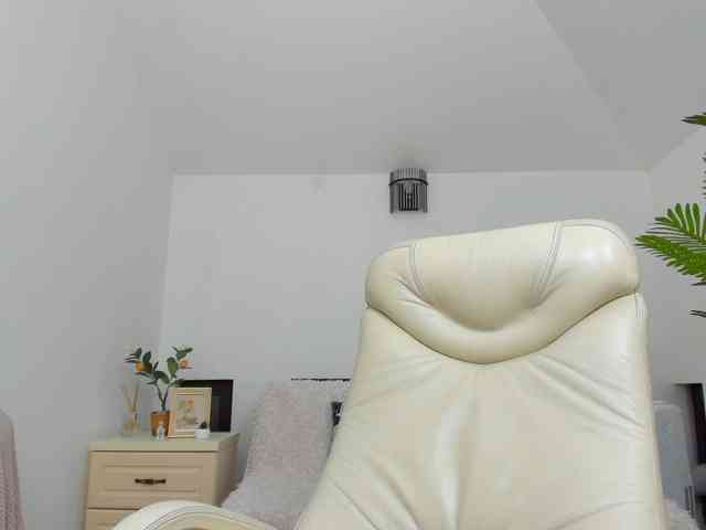 AlyssaElla webcam