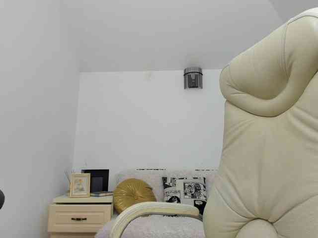 AlyssaElla webcam