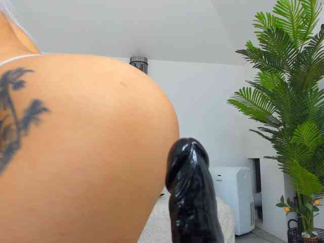 AlyssaElla webcam