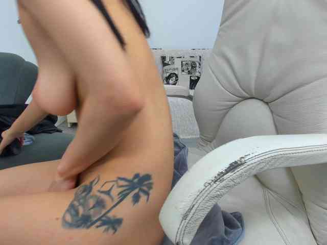 AlyssaElla webcam